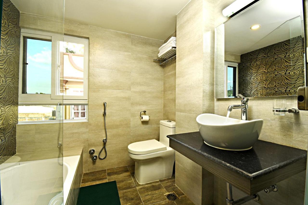 The Milestone Hotel Kathmandu Buitenkant foto