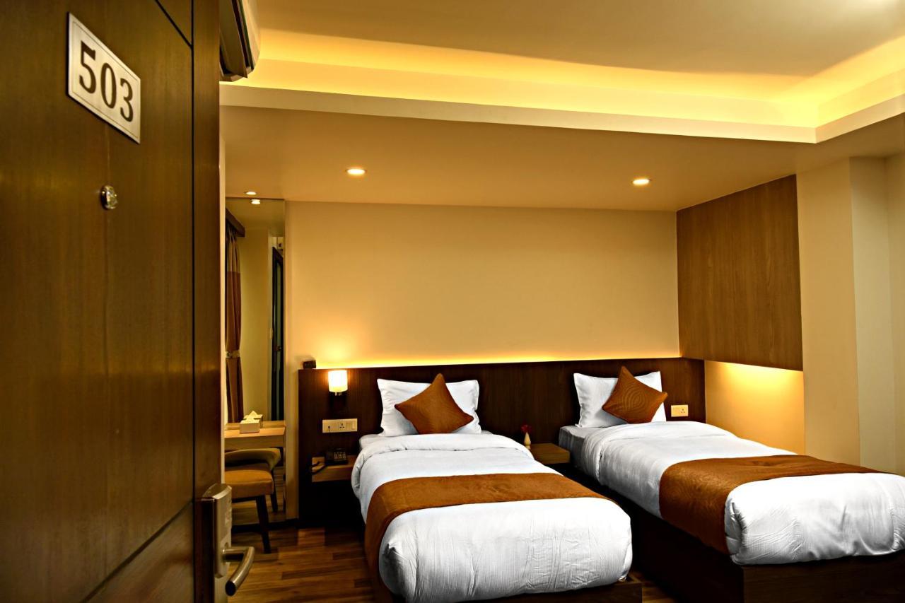 The Milestone Hotel Kathmandu Buitenkant foto