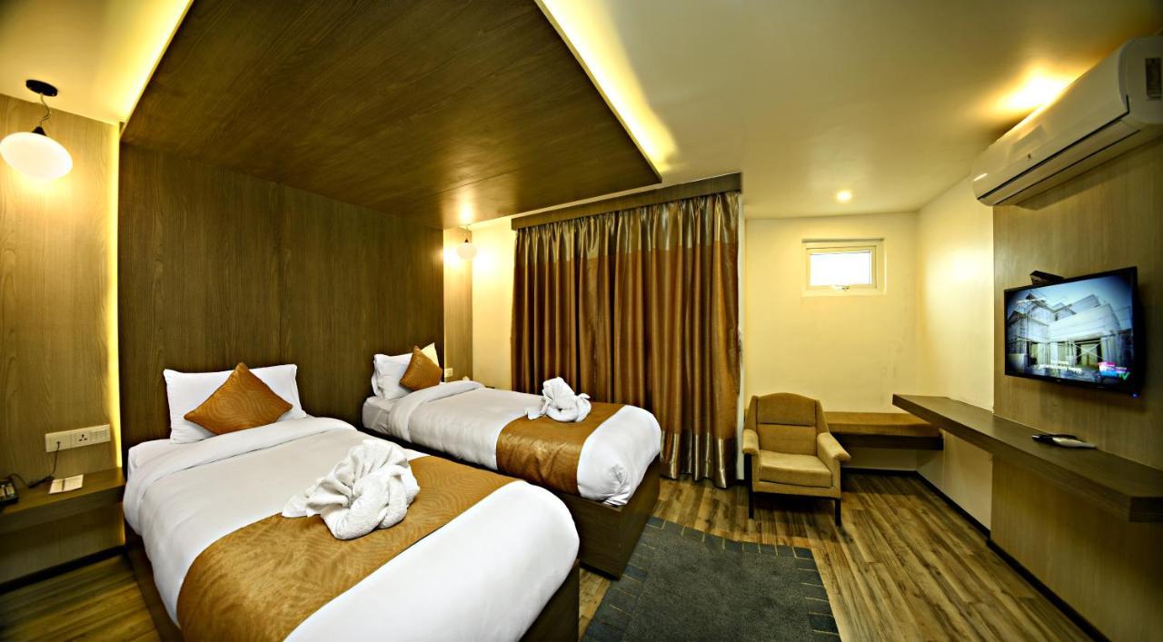The Milestone Hotel Kathmandu Buitenkant foto
