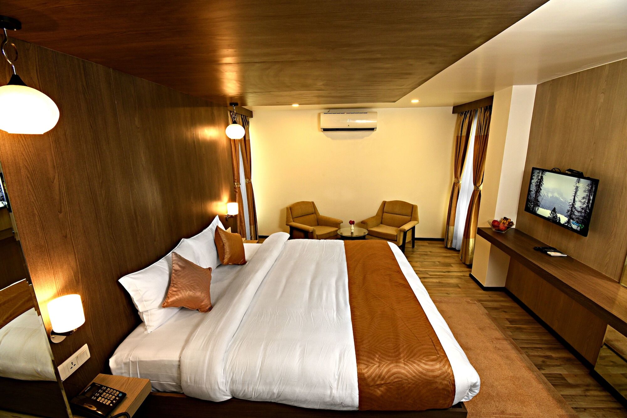 The Milestone Hotel Kathmandu Buitenkant foto